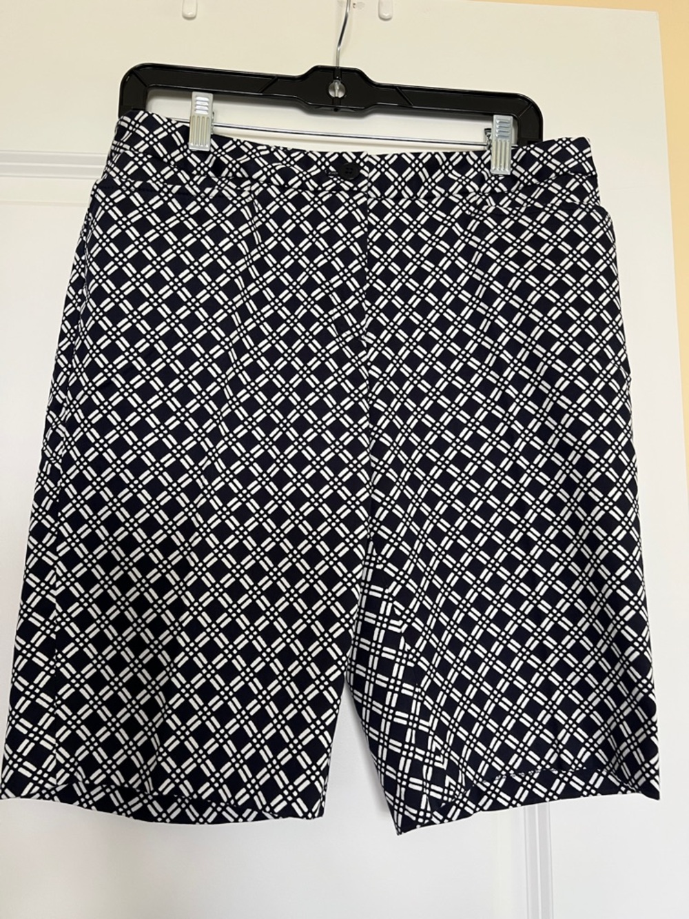 Jones New York Navy and White Geometric Plaid Flat Front Shorts